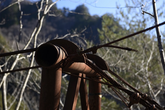 埼玉県秩父市の「無能吊り橋」がヤバすぎる！ 人が渡れない構造…「落ちたら絶対に死ねる」の画像4
