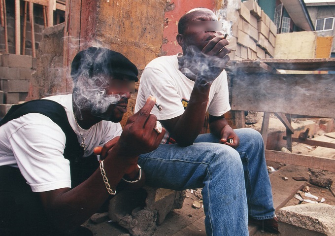 ナイジェリアの「路上マリファナ屋」に潜入取材! 上質大麻がたった30円、24時間いつでも入手可能の画像3