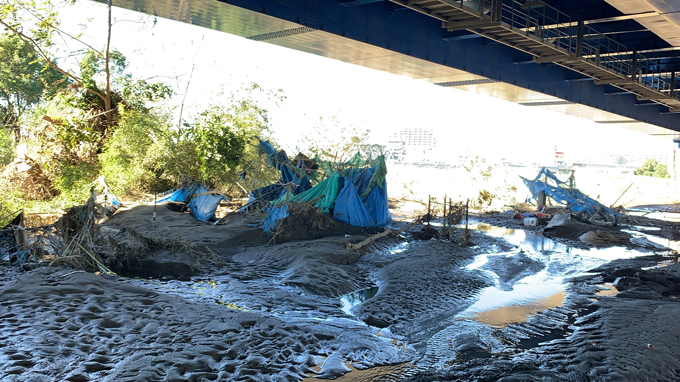 台風19号で破壊された多摩川のホームレス小屋＆おじさんを取材！「ざまあみろ、バチが当たった」と笑う住民も…村田らむルポ！の画像4