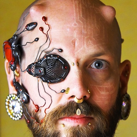 身体改造ジャーナリスト・ケロッピー前田のクレイジーな旅は続く! 縄文タトゥー復興&改造人間ラス・フォックス2度目の来日!の画像11