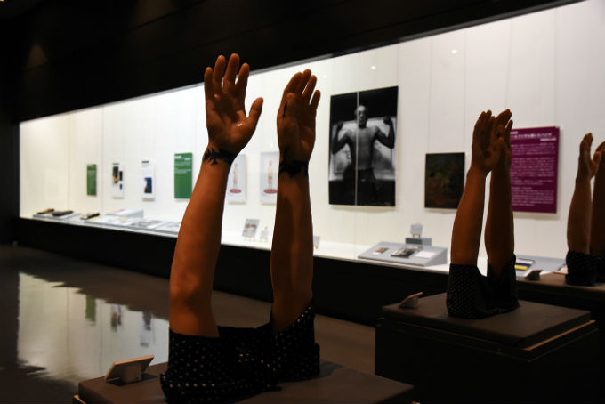 失われた沖縄のイレズミ成女儀礼「ハジチ」の企画展がヤバすぎる! 生き別れた母娘、約2千人のハジチ調査&シリコンアームに忠実再現!の画像12