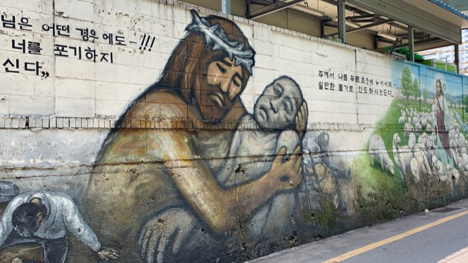 ホームレス集団、ド美女の立ちんぼ…韓国の激やばスラム街「ヨンドゥンポ（永登浦）」に村田らむが宿泊！の画像9