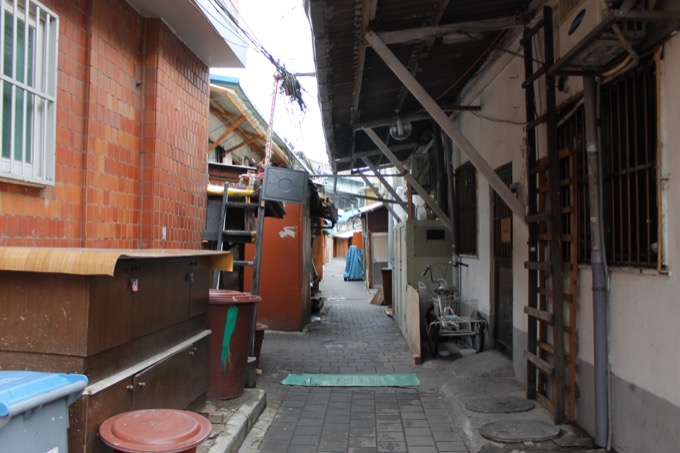 ホームレス集団、ド美女の立ちんぼ…韓国の激やばスラム街「ヨンドゥンポ（永登浦）」に村田らむが宿泊！の画像11