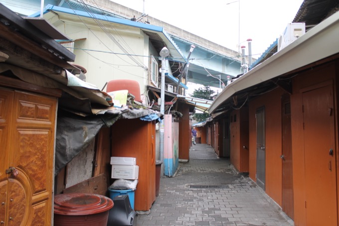 ホームレス集団、ド美女の立ちんぼ…韓国の激やばスラム街「ヨンドゥンポ（永登浦）」に村田らむが宿泊！の画像12