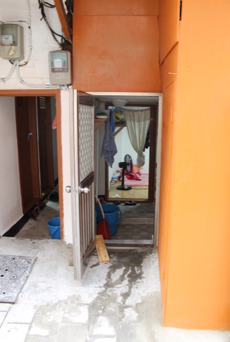 ホームレス集団、ド美女の立ちんぼ…韓国の激やばスラム街「ヨンドゥンポ（永登浦）」に村田らむが宿泊！の画像13