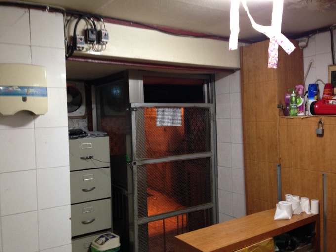 ホームレス集団、ド美女の立ちんぼ…韓国の激やばスラム街「ヨンドゥンポ（永登浦）」に村田らむが宿泊！の画像18