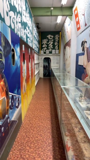 イク時の声ベスト順位&ペニスをドリルのように口にねじ込み……淡路島の激ヤバ秘宝館、通称「ナゾのパラダイス」に村田らむが潜入！の画像9