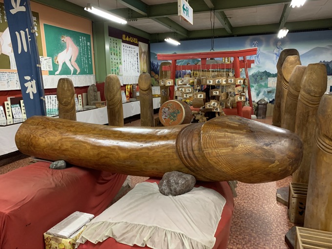 イク時の声ベスト順位&ペニスをドリルのように口にねじ込み……淡路島の激ヤバ秘宝館、通称「ナゾのパラダイス」に村田らむが潜入！の画像12