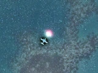 グーグルマップに「UFOに誘拐される飛行機」の姿がクッキリ映り込む！宇宙人が人間をさらっている100％の証拠だ！