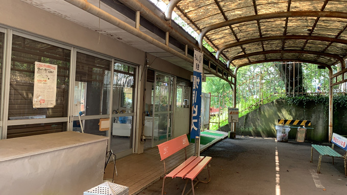 違法で飼育されていた「地上最強の毒蛇」が群馬県に集結！ 爬虫類専門の動物園『ジャパンスネークセンター』に村田らむが潜入！の画像2