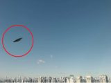 スクープ! 東京湾上空にお皿のような円盤型UFOが出現! これぞ本物の空飛ぶ円盤、フライングソーサーだ!