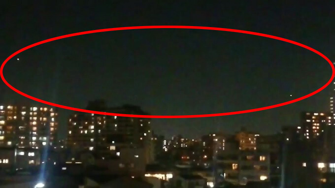 スクープ! 新宿にトンデモない巨大UFO出現! 識者3名が映像分析、コロナ後に向けた異星人メッセージか!?の画像2