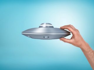 マレーシアはミニUFO＆宇宙人に襲撃されまくっていた！ 身長12cm、ワンピースを着てレーザー銃をブッ放し… 衝撃エピソード集！