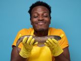 【衝撃】50人に1人は「魚のニオイがわからない」と判明! “バラの香り”に感じられ… 遺伝子に突然変異!(最新研究)