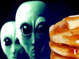 【画像アリ】エイリアンが「焼きたてのパンケーキ」を手土産に民家訪問! 数日後に異変、米軍も徹底調査した衝撃事件!