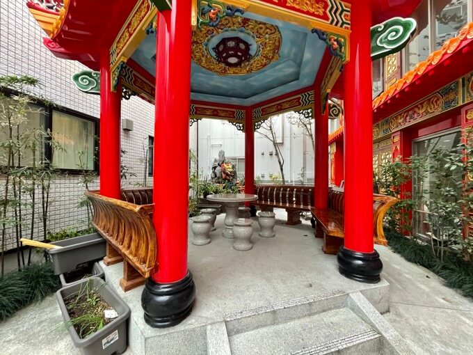 神の啓示で建てられた謎のビル「東京媽祖廟」に潜入＝新大久保の画像12