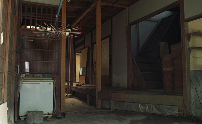 取り壊し直前の松山・道後温泉遊郭「旧・朝日楼」に潜入! 超能力者の元住人がヤバすぎる暴露「遊女の帯を煎じて飲むと…」の画像3