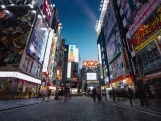 秋葉原でメイドカフェを装ったキャバクラ店が続々摘発！ 19歳以上の女性が働く裏オプ風俗店が急増