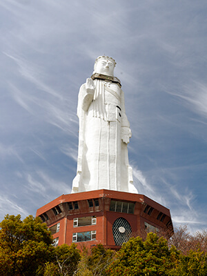 伝説の廃墟「首折れ観音」の誰も知らない真実とは!? 謎の住民から〇〇を食わされ… 廃墟マニアが衝撃体験を激白!の画像2