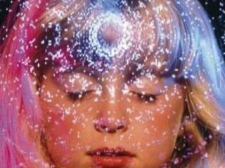 松果体を活性化して“第三の目”を開眼させる方法が判明！ アレを眉間に貼るだけで… 1～2週目で霊が見え、3週目で壁が溶ける!?