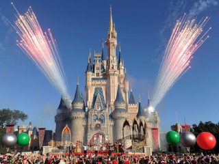 「ディズニーランドに遺灰を撒くファンが相当数いる」戦慄の実態発覚!! 最もヤバいアトラクションは… 都市伝説ではなかった！