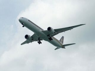 飛行機から庭にうんこを撒かれた男　10億分の1の確率