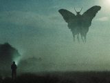 UMAモスマン目撃者を追ってくる謎の男「Mr.コールド」の正体とは!? “凍りついた笑顔”でUFOから現れ…!
