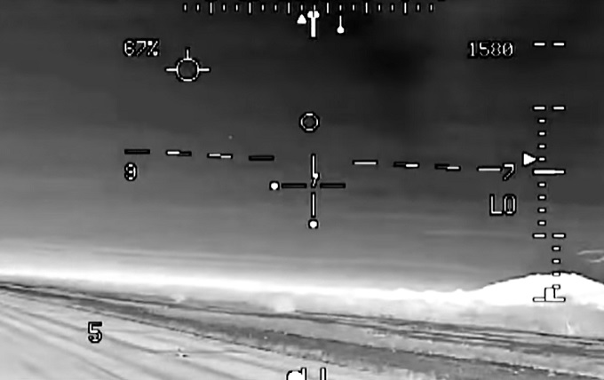 米軍撮影「本物のUFO」新映像が流出！ 戦闘機より速い3機の編隊… ヘリ操縦士が戦慄の画像1