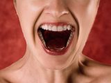 「バとカ」は世界共通だった! 罵り言葉に特徴的な音が研究で判明!