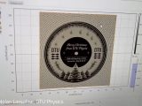 顕微鏡必須「0.04ミリのレコード」を作成! 40秒の曲を収録、赤血球にサインを書けるナノ3Dプリンター技術