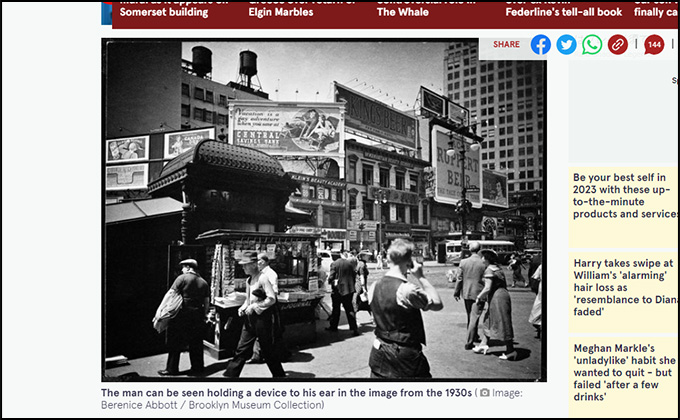 1930年代の写真に「携帯電話を耳に当てる」男性の姿！ タイムトラベラーが実在か？の画像1