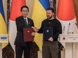岸田首相はロシアに頭を下げてウクライナに訪問? ゼレンスキーはロシアと欧米のダブルスパイ、習近平の和平案でウクライナ美女が中国で人身売買の犠牲に=ジェームズ斉藤