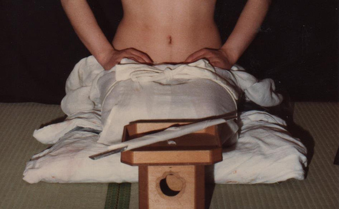 超激レア本から学ぶ切腹女子たちの歴史とは!? 驚異の陳列室「書肆ゲンシシャ」が所蔵する奇妙な本の画像6