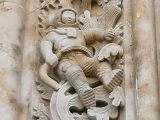 16世紀の大聖堂に「古代宇宙飛行士」のレリーフ! 宇宙人かタイムトラベラーか=スペイン