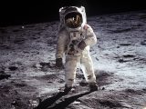 NASA月面着陸“陰謀論”を米大学教授が検証! 1969年「奇跡のメッツ」との意外な類似性