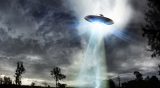 旅客機から「発光するUFOの群れ」を撮影! 円盤型UFOか=米