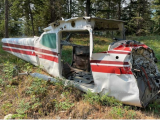 この世に存在しないはずの飛行機!?失踪記録、登録番号不明!カナダの山中で大破した謎の飛行機が発見される