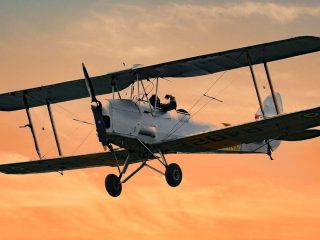 「タイムトラベル」 をした飛行機の奇妙な出来事　昔の飛行機と接触!?