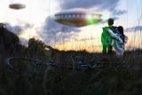 ウクライナの偵察ドローンが「空飛ぶ円盤」を捉える!?赤外線が反応した謎の円盤とは…