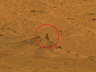 「火星のビッグフット」がネット上で再び話題を巻き起こす…！パレイドリアか火星UMAか