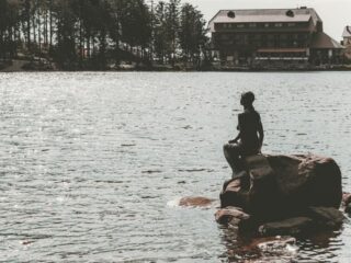 コロンブスが出会った“マッチョ人魚”からノルウェーの“黒髪人魚”集団…世界中で相次ぐ人魚の目撃談