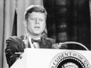 機密解除迫る“JFK暗殺”の真相とは… 単独犯行説を揺るがす5つの陰謀説