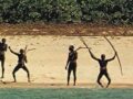 コーラ片手に禁断の北センチネル島へ… 孤立部族へ“贈り物”をした男の結末
