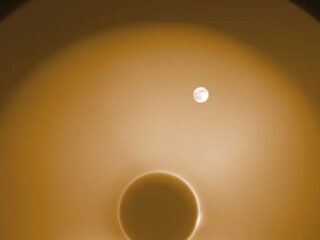 太陽を覆う「もう一つの月」の不思議な光景！NASAの新ミッションPUNCHが捉える
