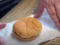 20年放置されたマクドナルドのハンバーガーが新品同様！？レシートより長持ちするハンバーガーの正体