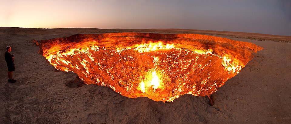奇景「地獄の門」、半世紀の炎がついに鎮火へ!?トルクメニスタン政府が発表した“鎮火”の真相の画像1