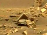 これは“ただの岩”なのか?火星で発見された不自然すぎる物体、古代文明の痕跡か!?