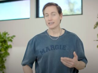 年間3億円をかけて「不老不死」を目指す男、顔が”爆発”した大失敗を語る