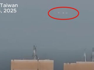 異星人の“ステルス技術”か？肉眼から消えたはずのUFO編隊、カメラだけがその姿を捉え続ける＝台湾