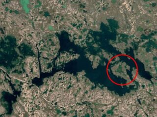 カナダで発見された“島の中の湖の中の島の中の湖の中の島”にネット騒然